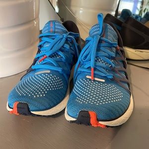 Reebok Floatride Run 2.0 in Cyan / Heritage Navy / Rosette